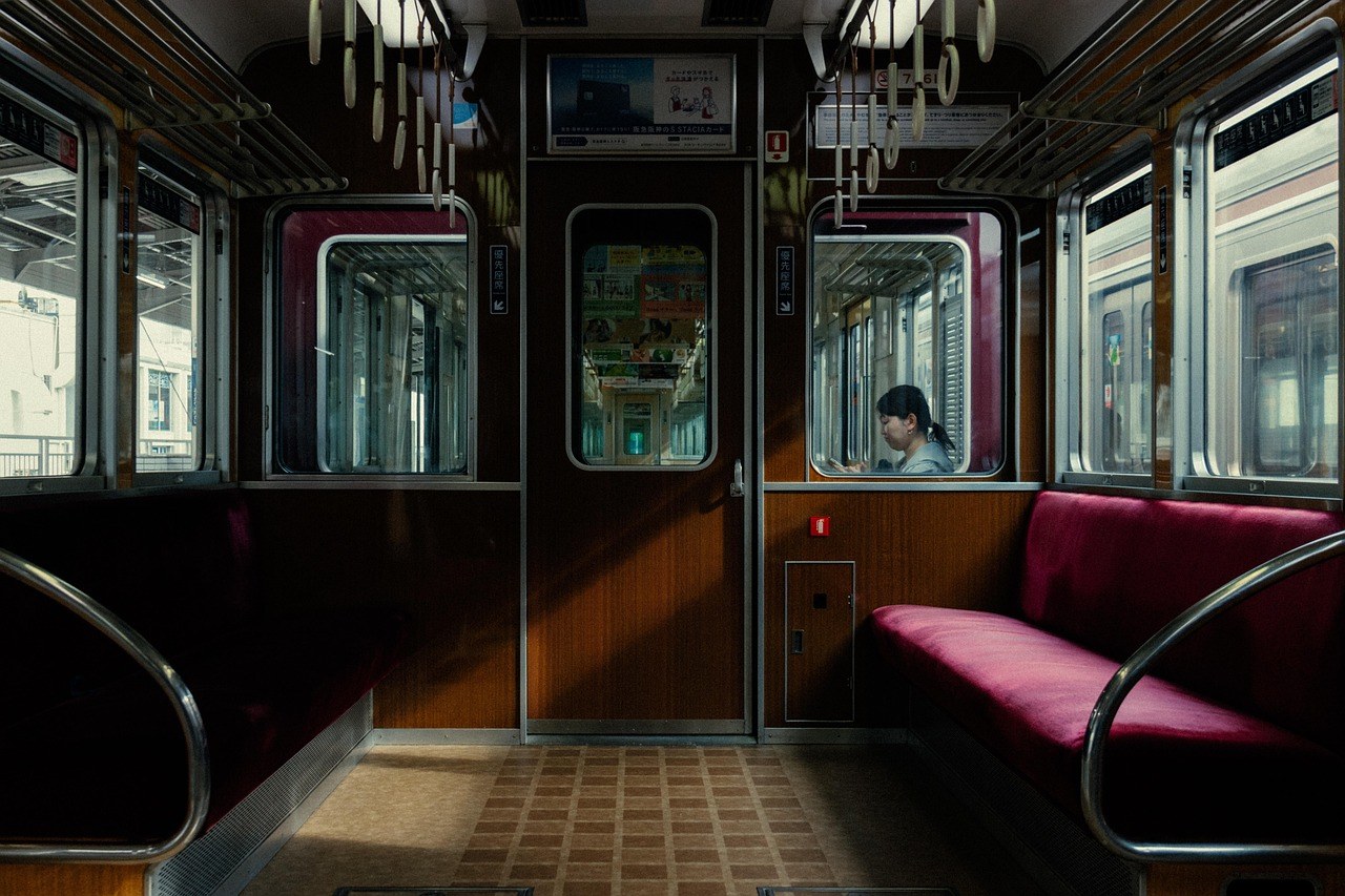 電車内の様子のイメージ